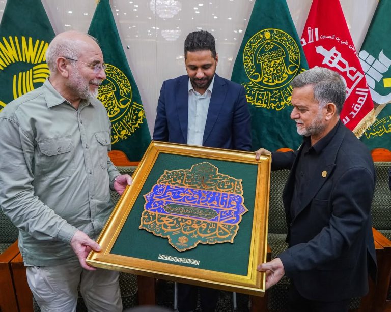 Mohammad-Baqer Qalibaf visita el Sagrado Santuario Alawi en Nayaf